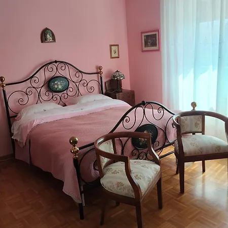 La Montecchia House Гостевой дом 4*