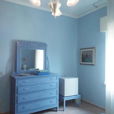 Πανσιόν La Montecchia House 4*